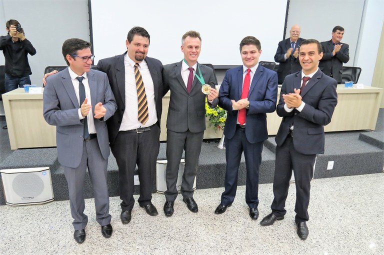 Gerson Giese Recebe Medalha De Honra Ao M Rito Da C Mara De Marechal