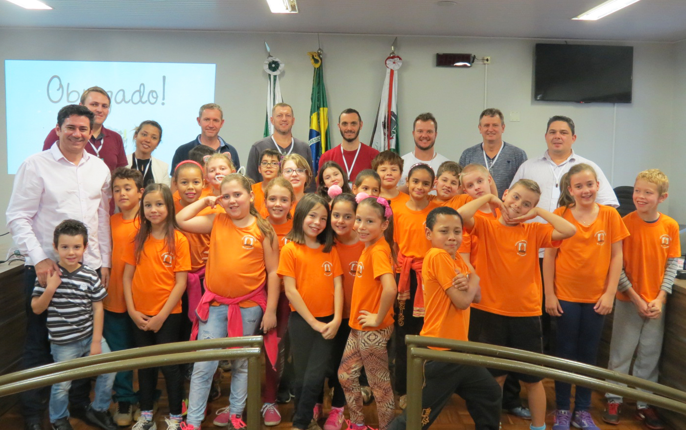 Alunos da Escola Municipal Érico Veríssimo visitam a Câmara