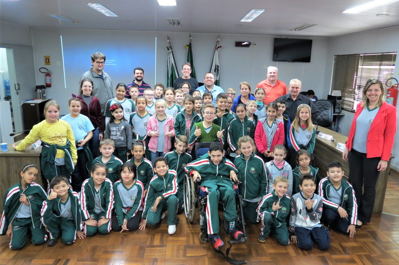 Estudantes da Escola Antônio Rockenbach visitam o Poder Legislativo