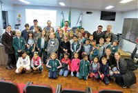 Estudantes da Escola Municipal Ana Paula conhecem o Poder Legislativo 