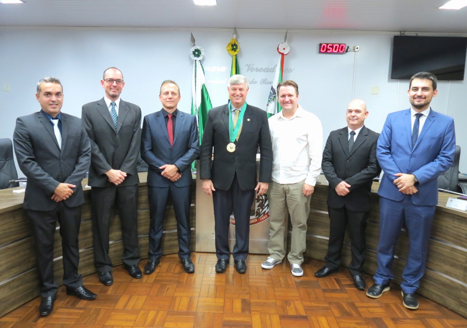 Professor Edilson Hobold é homenageado com Medalha de Honra ao Mérito