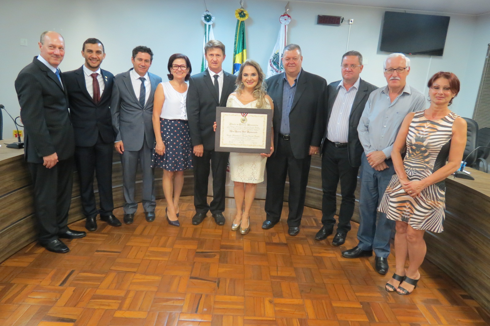 Professora Vera Pagnussatti recebe Título de Cidadã Honorária 