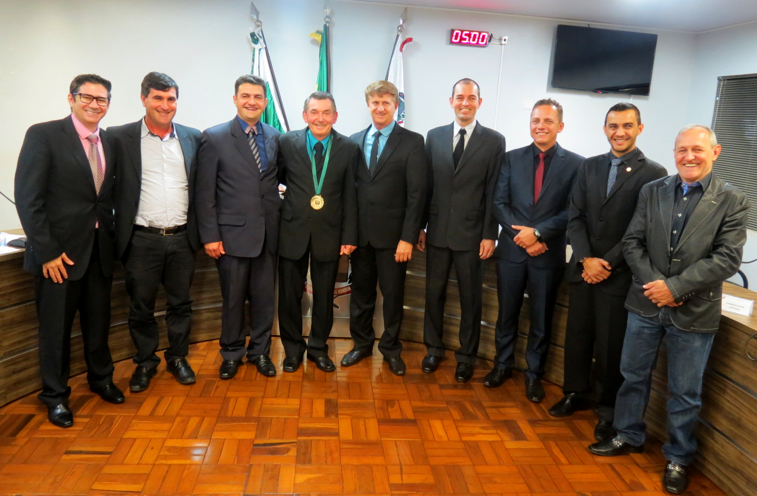 Ruben Dürks é homenageado pela Câmara com Medalha de Honra ao Mérito