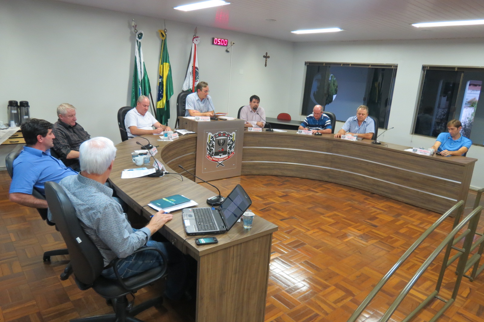 Vereadores rondonenses pedem solução para fim da greve de professores da rede estadual